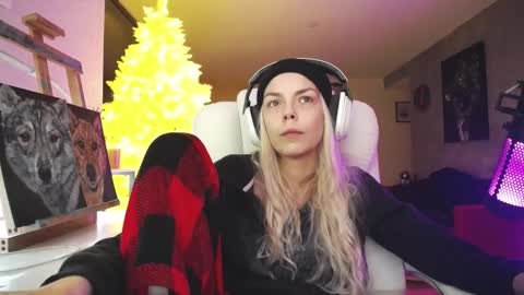 stage Kylie Sinner  brand CLITBAIT online show from 11.20.25