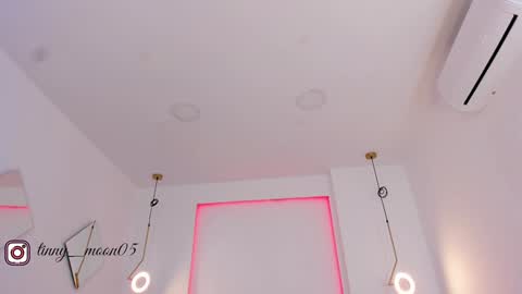 Luna  online show from 02.03.25