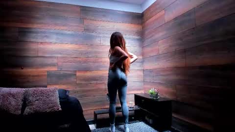 Snapshot of tinyw0nder chatting on 10.18.25 Instagram  tinyw0nder online show from 10.18.25