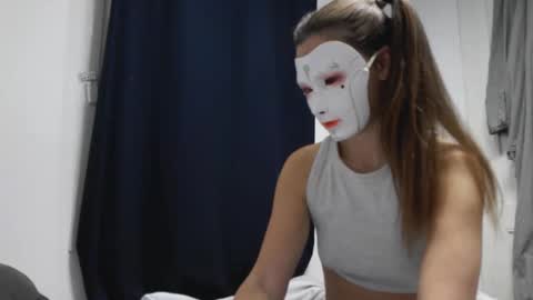 Snapshot of tipsytinkerbell chatting on 11.24.25 Tinks online show from 11.24.25