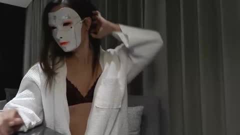 Snapshot of tipsytinkerbell chatting on 12.16.25 Tinks online show from 12.16.25