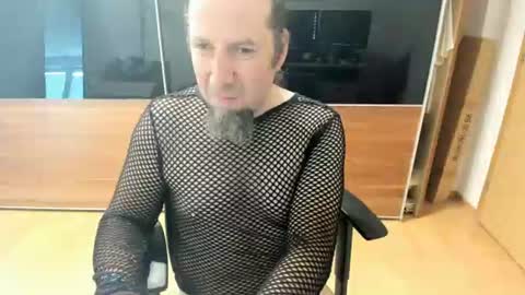 Tirolerboy27 online show from 06.25.26