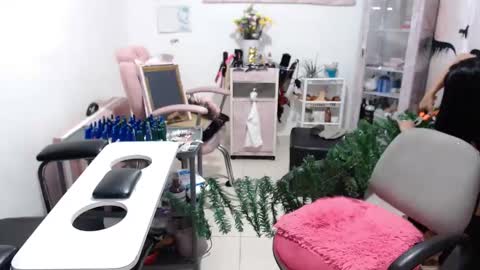 Snapshot of titsbiglovers chatting on 11.26.25 DIVA online show from 11.26.25