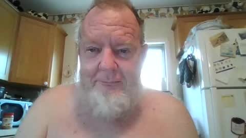 Snapshot of tiusflow chatting on 10.23.25 tiusflow online show from 10.23.25