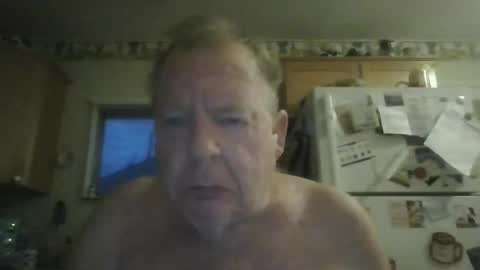 Snapshot of tiusflow chatting on 11.14.25 tiusflow online show from 11.14.25