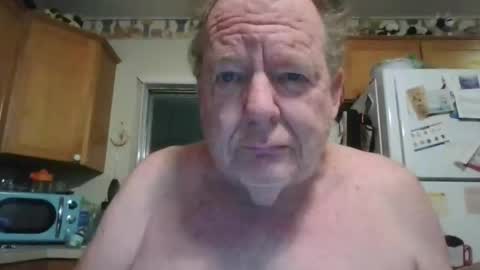 Snapshot of tiusflow chatting on 12.15.25 tiusflow online show from 12.15.25