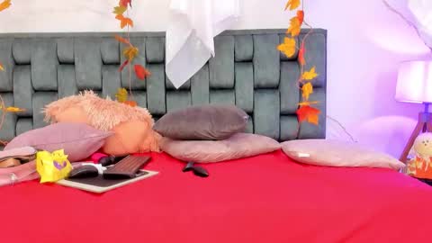 Snapshot of tivizaylove chatting on 10.29.25 Tivizay online show from 10.29.25