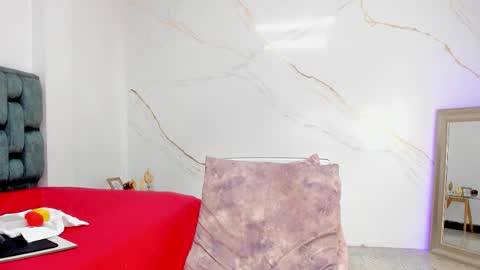 Snapshot of tivizaylove chatting on 12.05.25 Tivizay online show from 12.05.25