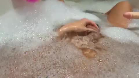 Snapshot of toadinhole chatting on 11.26.25 Toady online show from 11.26.25