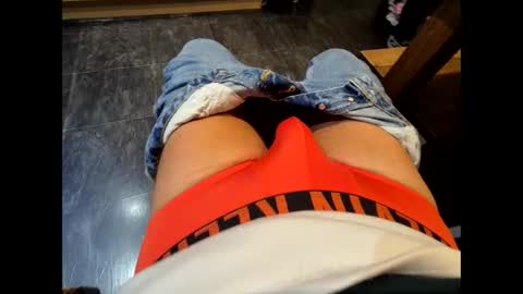 Snapshot of toadinhole chatting on 12.01.25 Toady online show from 12.01.25