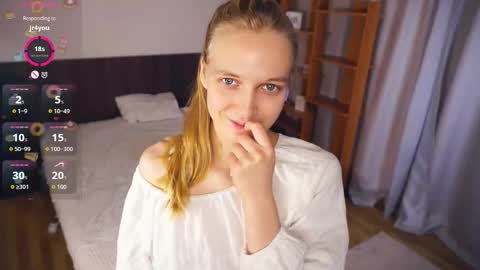 Snapshot of tobicovitt chatting on 11.26.25 Mary online show from 11.26.25