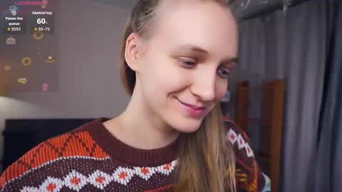 Snapshot of tobicovitt chatting on 12.02.25 Mary online show from 12.02.25