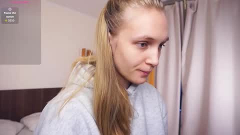 Snapshot of tobicovitt chatting on 12.15.25 Mary online show from 12.15.25