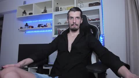 Snapshot of toddclaytonn chatting on 10.24.25 Todd online show from 10.24.25