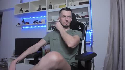 Snapshot of toddclaytonn chatting on 11.06.25 Todd online show from 11.06.25