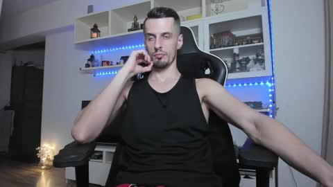 Snapshot of toddclaytonn chatting on 12.04.25 Todd online show from 12.04.25