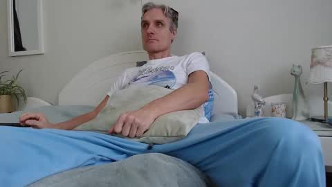 Daniel Bisexual uncut 20cm online show from 01.05.25