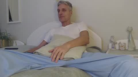 Daniel Bisexual uncut 20cm online show from 01.19.25