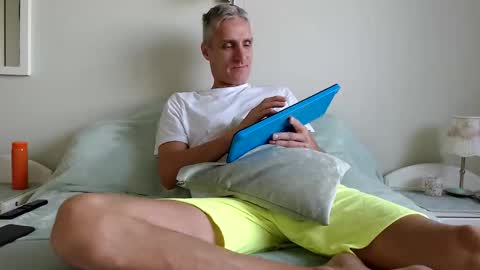 Daniel Bisexual uncut 20cm online show from 09.27.25