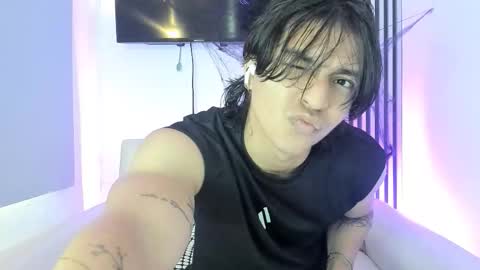 toji lee online show from 10.26.25