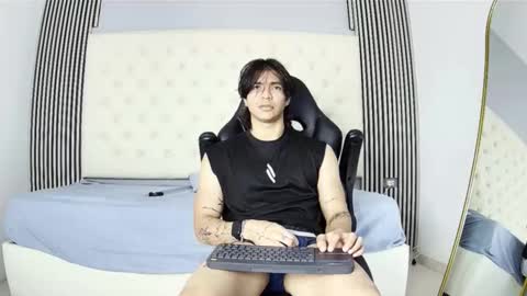 toji lee online show from 11.02.25