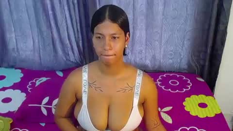 Snapshot of tokihoney chatting on 06.17.26 Adela y juan online show from 06.17.26