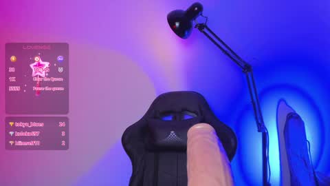 Snapshot of tokyo_blues chatting on 12.29.24 Halsey Sofii online show from 12.29.24