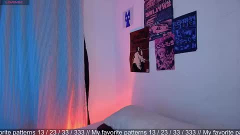 Snapshot of tokyo_blues chatting on 11.23.25 Halsey Sofii online show from 11.23.25