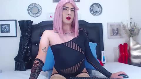 Snapshot of tokyoevans chatting on 12.15.25 TokyoEvans online show from 12.15.25