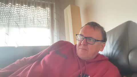 Snapshot of tom6644 chatting on 01.10.25 Tom online show from 01.10.25