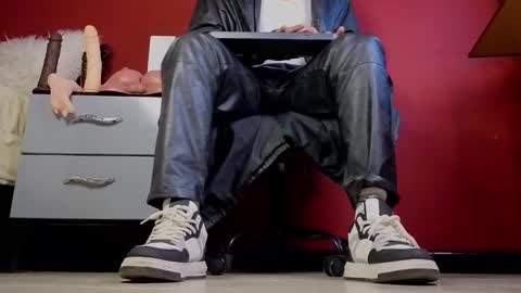 Tom online show from 11.07.25