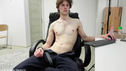 tom online show from 10.18.25