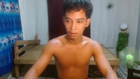 Snapshot of tom_denzel chatting on 02.10.26 jay online show from 02.10.26