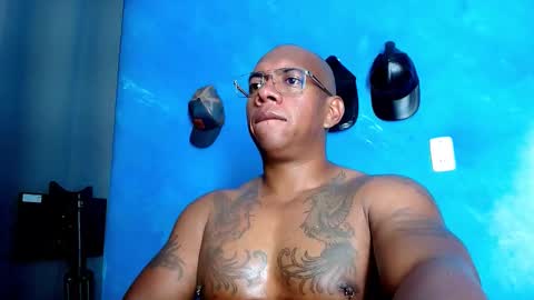 Snapshot of tom_miller chatting on 11.08.25 Tom Miller online show from 11.08.25