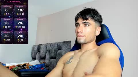 Snapshot of tom_walton chatting on 12.12.24 tom online show from 12.12.24