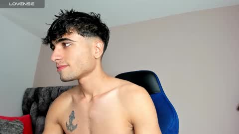 Snapshot of tom_walton chatting on 01.23.25 tom online show from 01.23.25