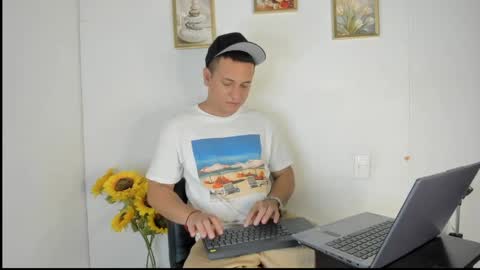 Snapshot of tomasstyl_ chatting on 06.02.26 tomasstyl_ online show from 06.02.26