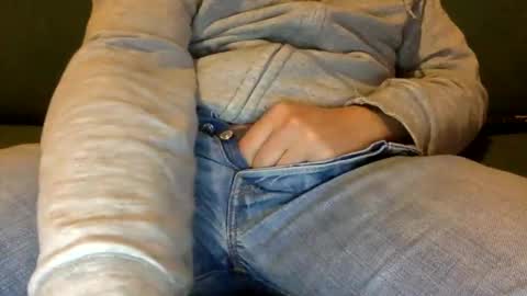 Snapshot of tombi125 chatting on 03.12.25 tombi125 online show from 03.12.25