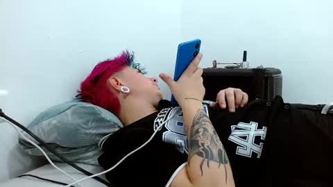 Snapshot of tomboyblue chatting on 11.01.25 Blue online show from 11.01.25