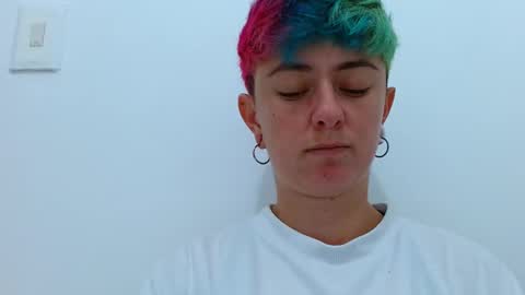 Snapshot of tomboyblue chatting on 11.11.25 Blue online show from 11.11.25