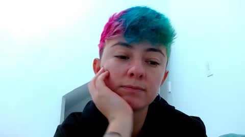 Snapshot of tomboyblue chatting on 11.12.25 Blue online show from 11.12.25