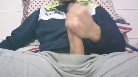 Snapshot of tommaso9046 chatting on 12.01.24 tommaso9046 online show from 12.01.24