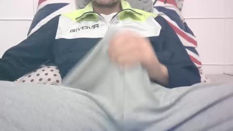 Snapshot of tommaso9046 chatting on 01.19.25 tommaso9046 online show from 01.19.25