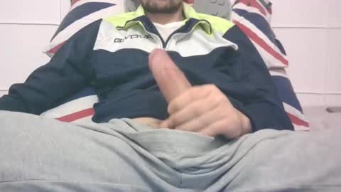 Snapshot of tommaso9046 chatting on 02.02.25 tommaso9046 online show from 02.02.25