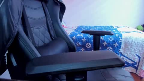 Twitter BreddTommy IG tommy bredd online show from 09.19.25