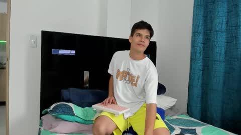   online show from 10.04.25