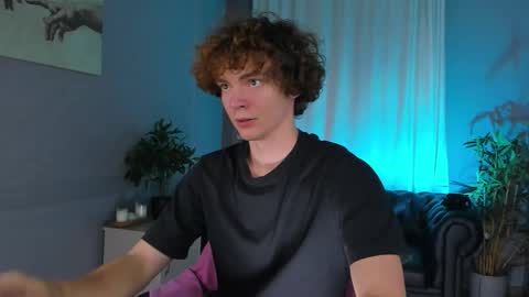 Snapshot of tommy_jamm chatting on 10.17.25 Tommy online show from 10.17.25