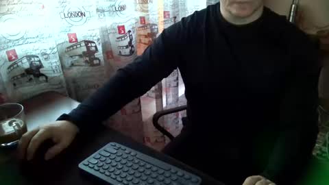 Snapshot of tommy_li_2 chatting on 01.04.25 Tommi Li online show from 01.04.25