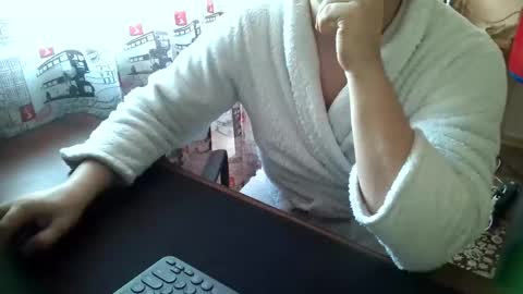 Snapshot of tommy_li_2 chatting on 01.12.25 Tommi Li online show from 01.12.25