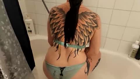 tommybones4l93 online show from 11.28.25